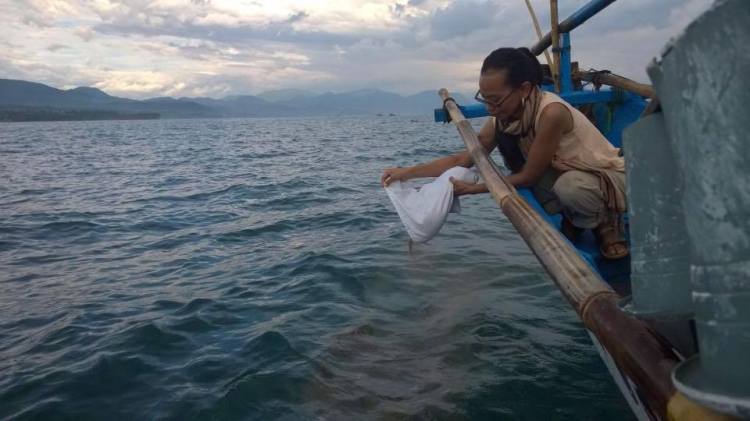 melarung abu peti Gary di Pelabuhan Ratu